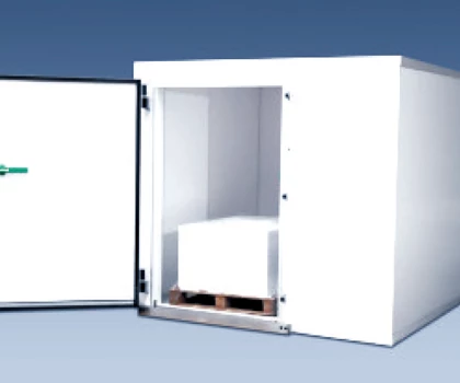 White modular walk-in cold room with an open door, showcasing a blank interior and wooden pallet.